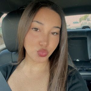 Meet your Posher, Alexandrea